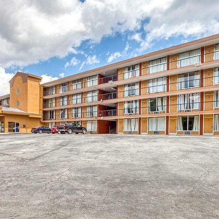 Budgetel Inn & Suites Forest Park Dış mekan fotoğraf