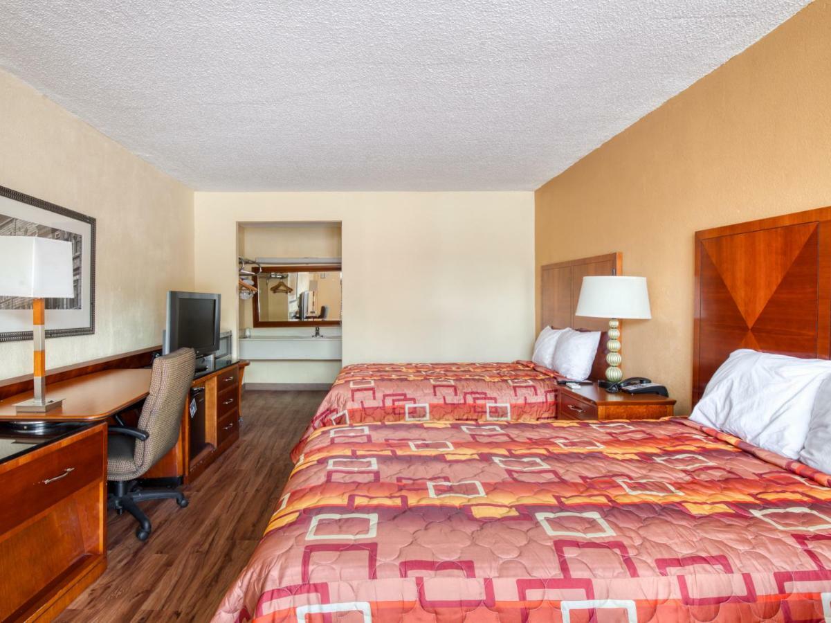 Budgetel Inn & Suites Forest Park Dış mekan fotoğraf