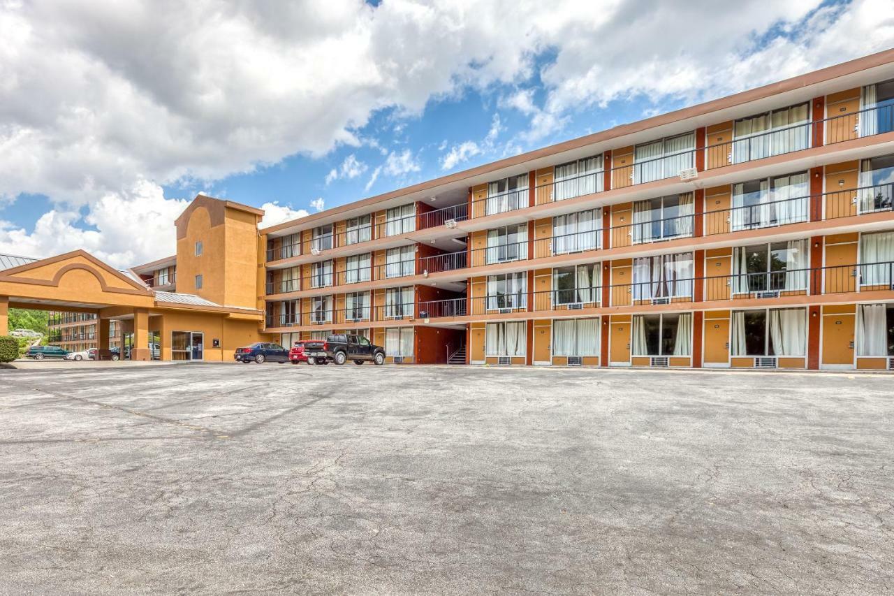 Budgetel Inn & Suites Forest Park Dış mekan fotoğraf
