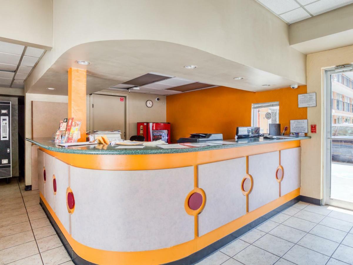 Budgetel Inn & Suites Forest Park Dış mekan fotoğraf