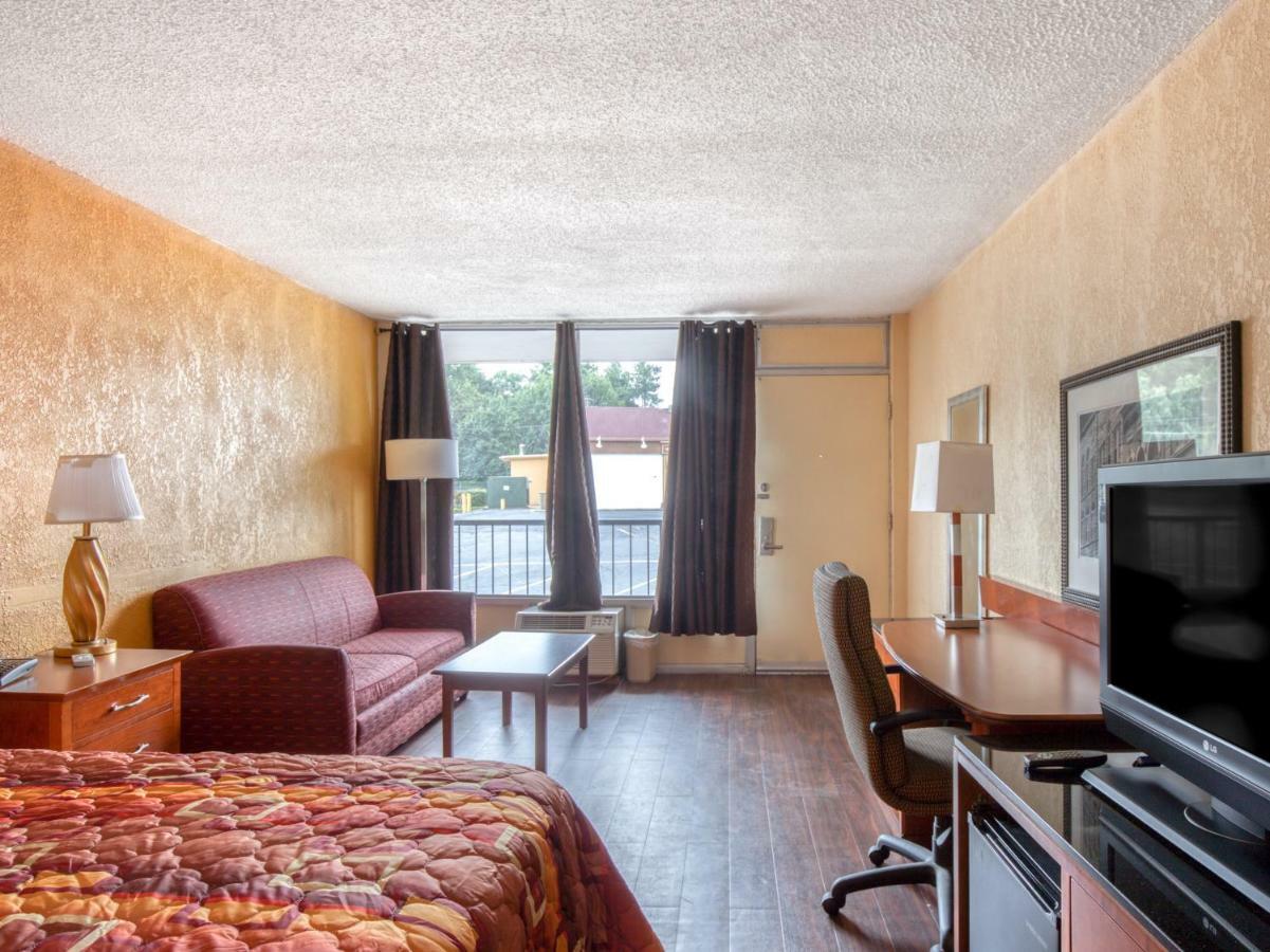 Budgetel Inn & Suites Forest Park Dış mekan fotoğraf